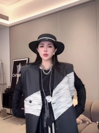 复古小香风马甲女2024年春秋新款韩版百搭无袖马夹坎肩设计外套潮#高级感穿搭 #休闲穿搭 #今日穿搭 #气质范 #辣妹穿搭
