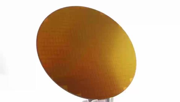 SK 海力士大连厂招聘正式工厂务支持部!好岗位!
一、SK 海力士基本信息
企业背景:1983 年成立于韩国利川,是世界顶级半导体供应商之一,提供动态随机存取存储器、NAND 闪存储器及 CMOS 图像传感器等产品;SK 海力士半导体存储技术(大连)有限公司是其中国生产基地之一。
核心产品:大连基地主打高端 eSSD(企业级固态硬盘)存储颗粒,是全球 AI 算力服务器配套的顶流产品。
二、厂务介绍
厂务系统是半导体制造工厂的基础设施,是实现高良率、高产能与可持续运营的核心支撑。各类关键系统(机械、电力、水处理、气体化学品输送与传输等)的稳定、可靠运行,是保障生产连续性、工艺一致性和环境合规性的根本前提。“一流工厂,始于一流厂务。” 真正的制造卓越,不仅源于先进的设备与工艺,更源于背后坚实、智能、可持续的厂务体系。
三、厂务岗位特点及优势
保障工厂稳定运行的核心
负责电力、水处理、暖通、气体供应等关键基础设施的运维
职业稳定性高、技能通用性强、发展路径清晰
适合追求技术深耕与行业长期发展的从业者
四、招聘岗位
1.
工程师及项目管理类
2.
厂务工程师(水科):负责超纯水系统 / 工业废水处理系统的设计、工程开发及稳定运行管理
厂务工程师(暖通能源动力):负责暖通空调系统 / 工艺排风系统 / 工艺冷却水及真空系统的设计、工程开发及稳定运行管理
厂务工程师(电科):负责配电系统 / 厂务控制系统监控系统 / 生命安全系统的设计、工程开发及稳定运行管理
厂务工程师(气体化学品):负责化学品和气体系统的设计、工程开发及稳定运行管理
二次配项目经理:领导管理二次配项目全阶段(规划、执行、收尾),确保项目符合进度与预算
二次配设计工程师:负责二次配设计全流程管理,含点位分配、图纸编更、施工支持及多方协同
3.
厂务技术员类
4.
厂务支持技术员(电科):负责厂务电气 / 仪表设备系统的运行、监控、巡检,保障电气系统安全稳定
工作地点位于辽宁省大连市经济技术开发区淮河东路
厂务支持技术员(气体化学品):负责特气 / 大宗化学品 / 压缩空气系统的监控响应、预防性维护、故障排除等
厂务支持技术员(暖通能源动力):负责厂务暖通空调及冷热水系统的运行、监控、巡检,保障系统安全稳定
工作咨询招聘电话:19268505821