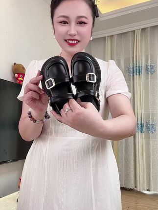给女儿买了一双巨洋气巨高级的乐福公主鞋!#品质童鞋 #公主鞋 #女童乐福鞋 #女童公主鞋 #软底软面穿上超舒服