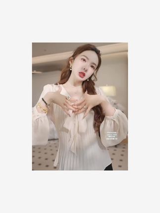 千金玛奇朵时尚法式设计感褶皱收腰上衣V领长袖衬衫#轻奢女装 #上衣穿搭 #气质穿搭 #女人味穿搭