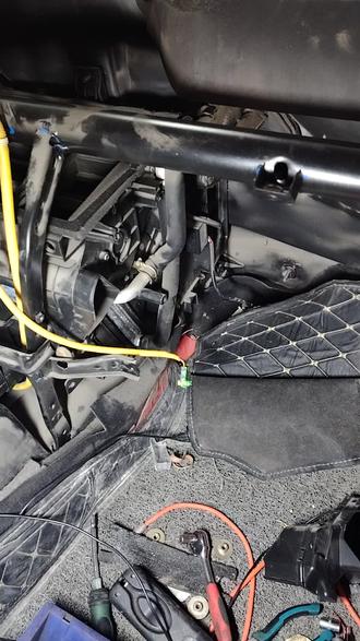 奇瑞瑞虎3暖风水箱更换#汽车保养与维修 #抖音记录修理工的日常 #修车我们是认真的