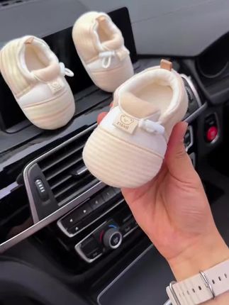 婴儿软底不掉鞋 秋天的第一双宝宝鞋子当然要选这种又轻又软的#宝宝鞋子 #婴儿鞋