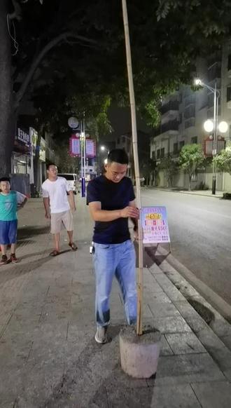 #上热门话题🔥🔥🔥 柚子的外形寓意着家庭和睦团圆,插香象征着延续香火,代表着代代相传的深层含义,同时也代表保佑子孙和烧高香求保佑!!祝大家中秋节快乐!!!