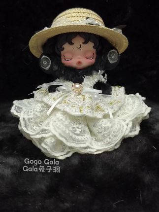 这是谁家的高冷千金呀?星夜之眸自带的高冷感,太有魅力了。#泡泡玛特 #也太可爱了吧 #潮玩手办 #大人也要玩玩具 #一代人有一代人的葫芦娃