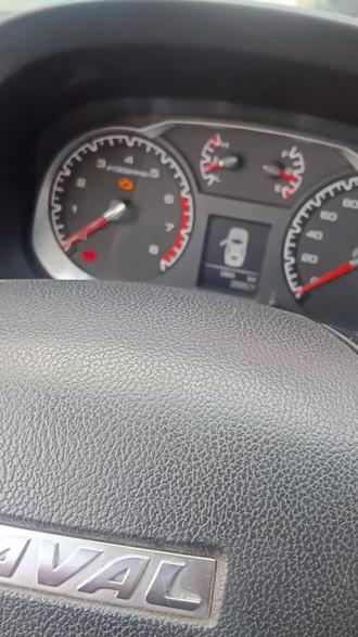 #汽车保养与维修 哈弗H5 2.0T汽油车,车主报修,4驱不好使,仪表盘4驱灯闪烁,更换前桥电动拨叉,仪表盘故障灯闪烁解决,但是4驱还是不好使,明天维修4驱。