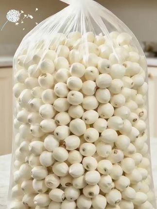 买莲子就选湘潭去芯白莲子...人工仔细去掉莲芯,再也不用担心苦味影响口感;精选饱满好莲子,颗颗洁白干净,炖煮后软糯香甜,轻轻一抿就化开。不管是煮粥、煲汤,还是搭配银耳、红枣做甜品,去芯白莲子都能让味道更上一层楼,营养又好吃。家里常备,随时都能煮出暖心甜汤,老人孩子都爱吃!#白莲子 #白莲子干 #去芯白莲子 #湘潭白莲子 #图文伙伴计划
