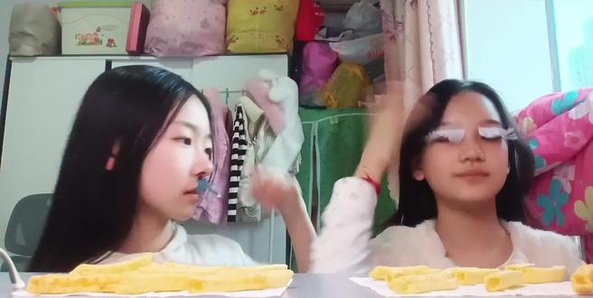 #外国人吃薯片#香奈儿和劳力士 #模仿@小锐