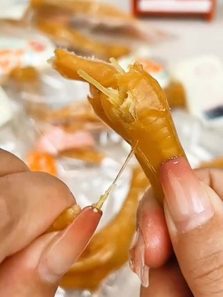 这个泡椒凤爪,肉质紧实Q弹,越嚼越香,卤的特别入味! #泡椒鸡爪 #口感特别好 #追剧小零食