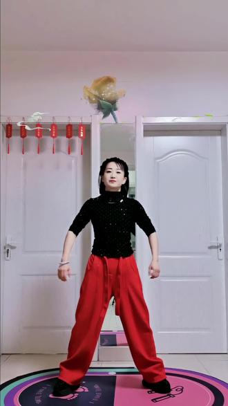 来来来,兄弟姐妹跟我一起#踩小人 啦
踩走小人,迎来贵人,日子越过越舒心。
小人退散,霉运清零,往后全是顺风顺水。@阳光男孩💕爱尚舞 @惜梦爱健身 @静姐🌹(山东) @抖加🔥上热门🔥dou+🔥热点宝 #四姐弟原创健身操