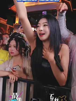 实力网红美女爆爆参加木森大舞台!!边唱边跳才艺燃爆全场!!#木森大舞台 #木森 #多才多艺#嗨翻全场 #舞台无处不在