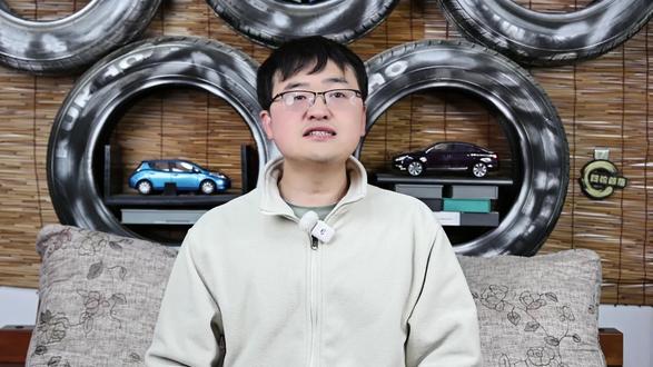 电池技术再度升级,仰望加闪充冲击豪华市场 3月5号,仰望正式推出了2026款的仰望U7,U8以及U8L鼎世版,作为比亚迪含金量最高的品牌,这三款车都搭载了第2代的刀片电池,且支持比亚迪闪充技术,闪充技术赋能极致体验,引领电动车进入闪充时代#新款仰望U7 #新款仰望U8上市 #新款仰望U8L鼎世版 #仰望汽车