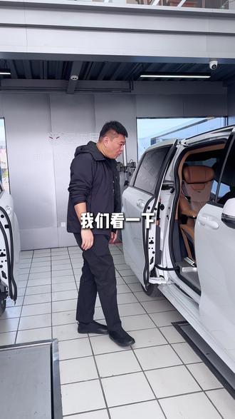 丰田塞纳后排升级方案来了#丰田塞纳 #格瑞维亚 #商务车改装 #mpv #赛那改装