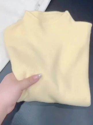 明媚亮色系显白天花板打底衫好舒适好好看好温柔#秋冬必备#软糯打底衫#显白穿搭#显瘦穿搭#舒适度满分