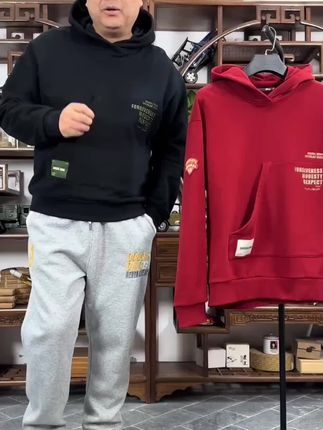 【道格拉斯】黑/红色特大口袋加厚精梳棉秋冬男士连帽卫衣#连帽卫衣 #好物推荐🔥 #品质男装 @DOU+小助手 @爆款推荐 @DOU+上热门