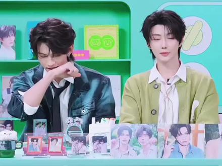 今天一晚上我呲个大牙傻笑,太甜了,云旗真是坐在路由器上的,他知道自己演唱会登录QQ的梗