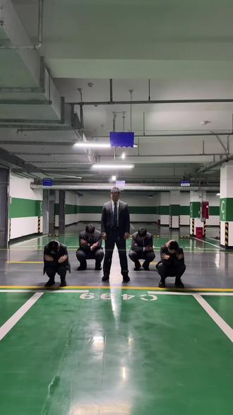 叫上同事一起跳#怪奇物语#抽象#售楼部日常