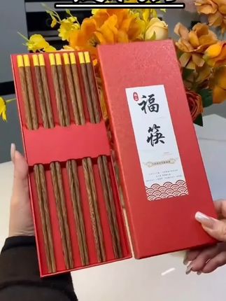 你家的筷子多久换一次 一年吗?赶紧换了    不发霉的筷子用着更放心#福筷 #鸡翅木筷子