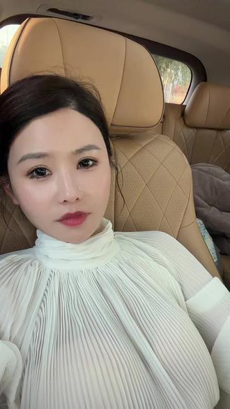 慈善活动结束采访徐老板
心怀感恩,躬身行善❤️
善良和担当,是最好的家风#商务车日常