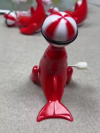 我是快乐小企鹅,哄娃就找我#顶球企鹅 #带娃好物 哄娃妥妥的,赶紧把我带回家吧#宝妈带娃解放双手 #玩具推荐