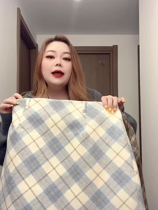 2034胖mm女装毛呢半身裙女2025秋秋包臀格纹中长款a字裙,时尚百搭。#毛呢半身裙