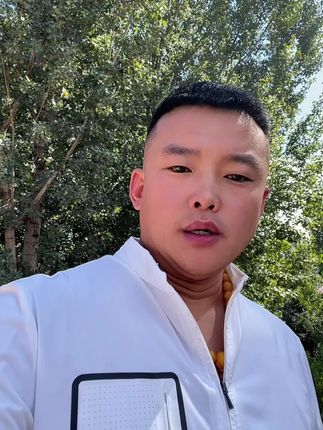 有钱把事做好、没钱把人做好……没钱努力干点正事、别颓废、歪门邪道少琢磨、不管网络最后怎么样、我们最后都要归于线下与现实结合、让我们努力做个有能量的人、做一些力所能及帮助别人、快乐大家你我的事……