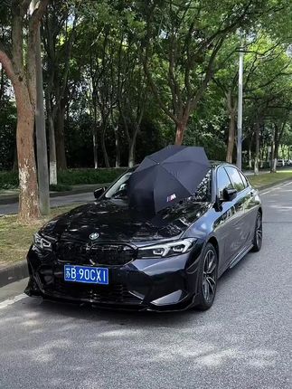 #宝马车主必备 原厂M运动雨伞,碳纤维手柄,精致高级,实用方便!#汽车用品好物推荐 #好物推荐🔥
