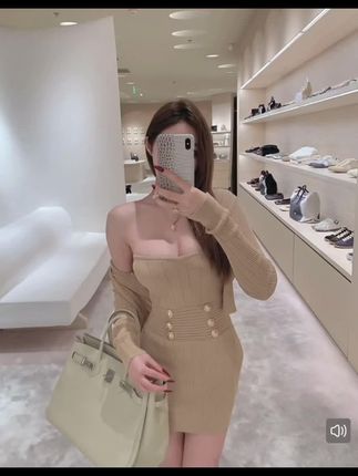 好看耶#高级感穿搭 #今日穿搭 #温柔穿搭 #小性感 #高质量穿搭