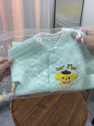 下周开始大降温了,夹棉加厚的连体衣快备上!A类纯棉的保暖又亲肤,居家外出都适合#保暖又好看 #高品质童装#宝宝棉服#宝宝衣服 #婴幼儿服饰