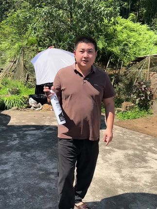 我们家的鸡奶奶杀虫剂对苍蝇 蚂蚁 跳蚤 蟑螂真的很管用、家里有养殖场的也可以放心使用,#杀虫剂