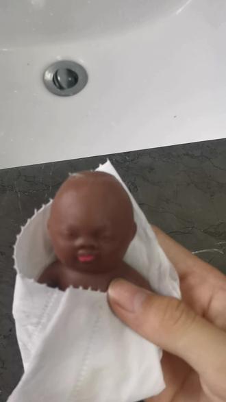 没找到我妈的眼睫毛,感觉没有眼睫毛都没有灵魂了😭😭😅我妈应该不会生气吧,毕竟就是脏了点,没给她把化妆品弄坏😅#娜塔莎
#热门