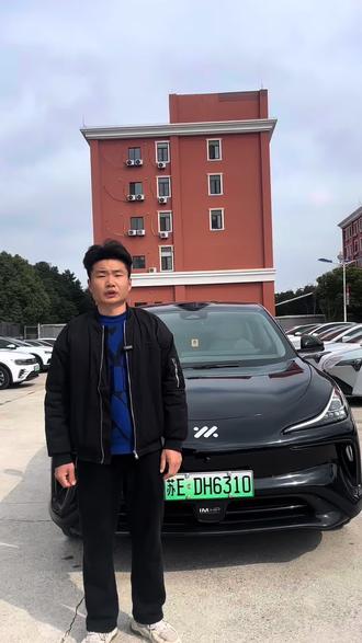 最新到店一台智己LS6,车子相当精品#抖音说车#上海新能源二手车 #智己汽车