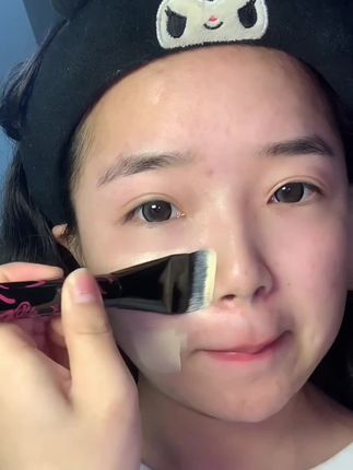 不允许谁还没有用过这个粉底刷!!一下笔就惊艳到我了!!#服帖底妆 #日常妆 #粉底刷 #无暇底妆 #奶油肌