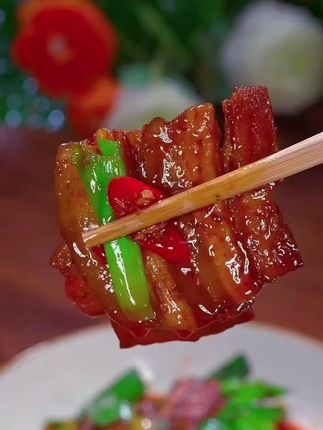 回锅肉这样做,比饭店的还好吃,香辣入味又下饭#回锅肉#干锅酱 #下饭菜