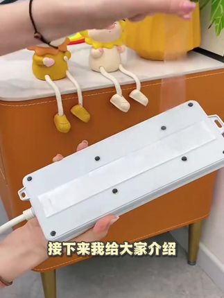 加厚无痕透明双面胶,粘性强,免打孔,撕下不留痕,无残胶,在家粘东西很方便,可以备上几卷,早晚用得上!