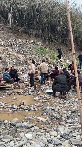 快来五峰玩哟,挖个坑就可以泡温泉😂