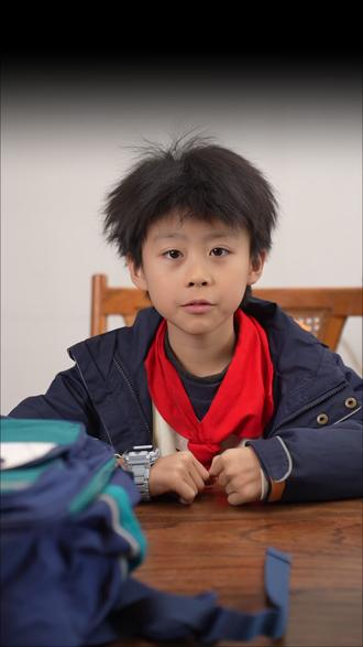 作业帮学习机T50和XE区别在哪里!到底怎么选 一条视频给各位家长聊明白,如果还有任何疑问,欢迎留言,给您答疑解惑#作业帮 #学习机 #测评 #学习机测评 #学习机推荐