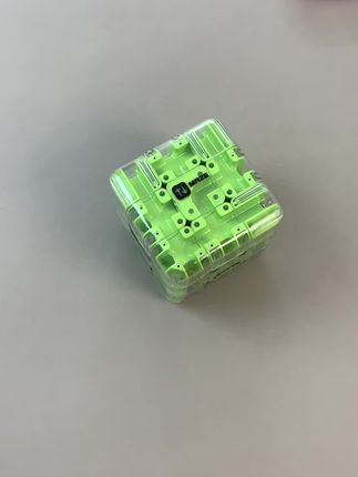 真的非常好玩的滚珠迷宫魔方,不仅可以锻炼孩子的观察能力,还锻炼了孩子的耐心以及专注力也都培养了#原创视频 #玩具 #益智玩具