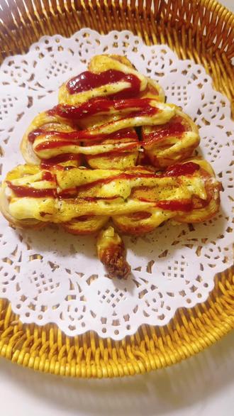 来吧姐妹,手抓饼火腿肠圣诞树申请出战,好吃好看,咸香酥脆,满满的仪式感送给我家今日份早出晚归的小战士#空气炸锅美食 #圣诞@抖音小助手