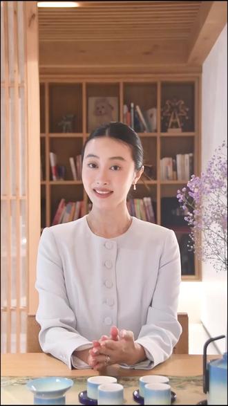 30+职场战袍 | 轻松穿出大女主该有的贵气感 这才是大女主应该穿的!!!
职场如战场,你的着装就是无声的战袍
分享几套优雅有力量的西装套,致敬那些女性优雅的黄金年代
希望刚柔并济的你们都可以穿的体面,干的漂亮~
-
#TieForHer #通勤穿搭 #谁穿谁好看 #高级感穿搭 #穿搭