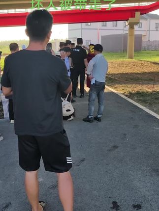 #沈巍 坏人被带走啦