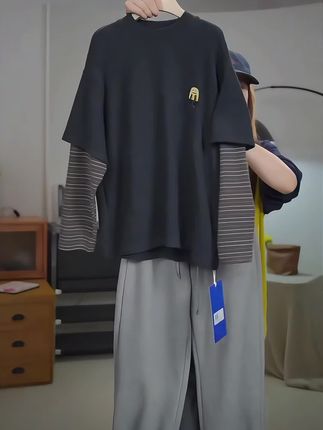 男童打底衫秋款韩版拼接假两件贴标云朵绒t恤中大童#时尚百搭款式 #轻松搭出高级感 #穿搭风格自由切换 #中大童假两件绒T恤#中大童厚款T恤打底