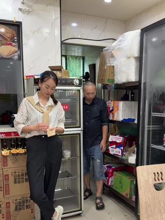 #纯属娱乐开心就好 #剧情需要请勿模仿 #无不良引导和低俗暗示 #夫妻日常搞笑 #内容启发搜索