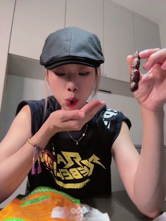 #有点上头 ,不用剥壳的甜酸角我老爱吃了,#买它 #解馋 #吃货 #真香