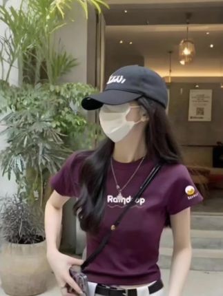2025夏新款短款紫色多巴胺正肩短袖T恤女辣妹上衣设计感修身上衣#夏季穿搭 #短袖t恤 #修身显瘦 #百搭t恤 #时尚搭配