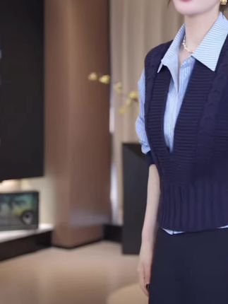 #好物推荐🔥 #爆款热卖中 2025早秋新款针织背心马甲学院风休闲条纹衬衫百搭舒适裙裤套装女