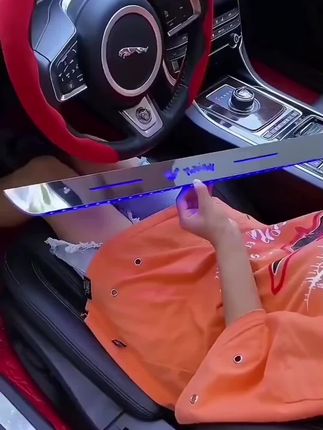 汽车门槛条防踩踏保护贴镭射炫彩个性改装车门迎宾踏板防刮装饰贴#氛围灯效果 #高端大气 #门槛条防踩贴 #门槛条贴 #专车专用