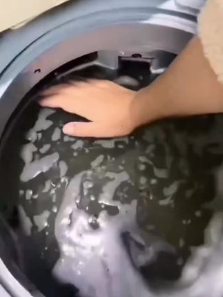 身上莫名其妙痒的洗衣机还有味道,那就是洗衣机需要清洁了,定期用这个洗衣机清洁剂。#好物推荐🔥 #洗衣机清洗 #清洁剂推荐