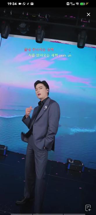 昊文直播间里怎么跳都那么的帅气