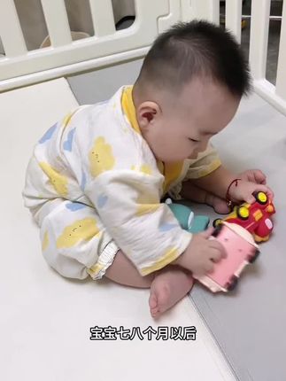 寒从脚起,在家里也要穿鞋哦~#贝肽斯 这款室内学步鞋,软中带有支撑,非常舒服的同时还能帮助宝宝找到脚步发力点#宝宝鞋 #学步鞋 #母婴好物 #学步期