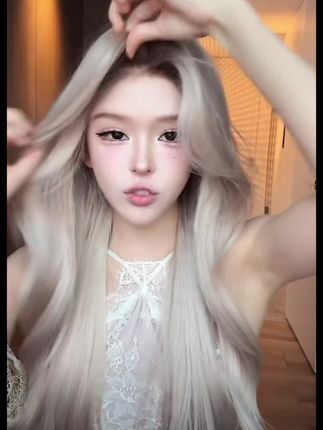 #假发 英区女高氛围感直接焊在头上!倩儿专属升级款长卷发,发型师精修弧度超显脸小,不用戴发网的自在,出门秒变校园焦点,谁戴谁夸!#假发补发 #变美 #爱美的女人 #假发造型 @DOU+上热门